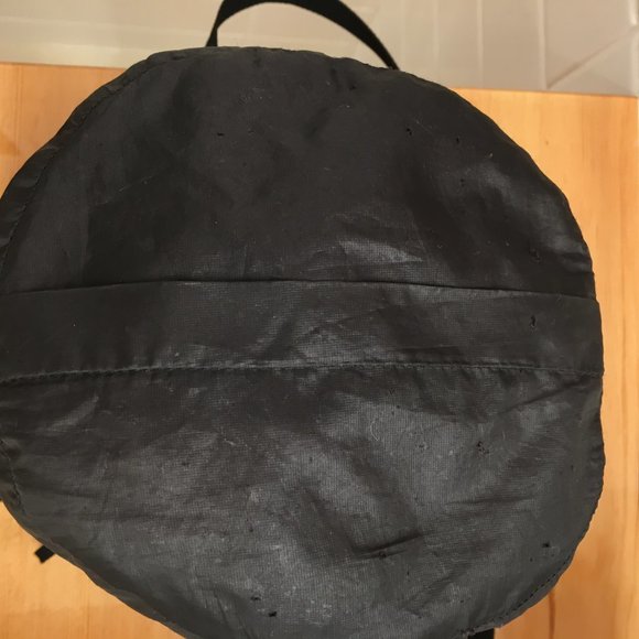 ***SOLD***Patagonia over shoulder travel bag - Picture 6 of 11